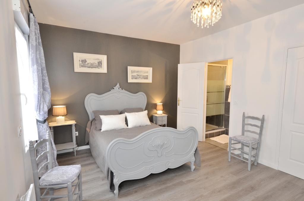 Hotel De La Villa Biron Saint-Ouen Szoba fotó